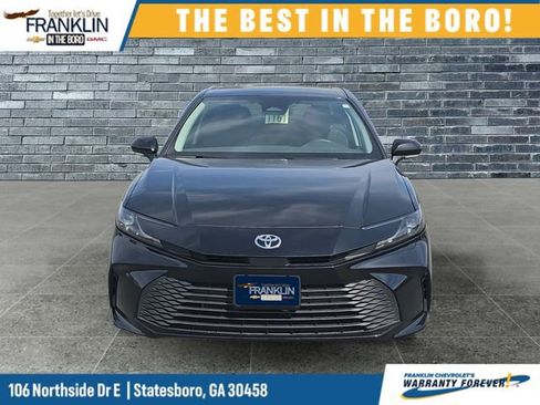 Used 2025 Toyota Camry LE image 8
