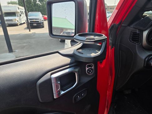 Used 2018 Jeep Wrangler Unlimited Sport S AWD/4WD image 25