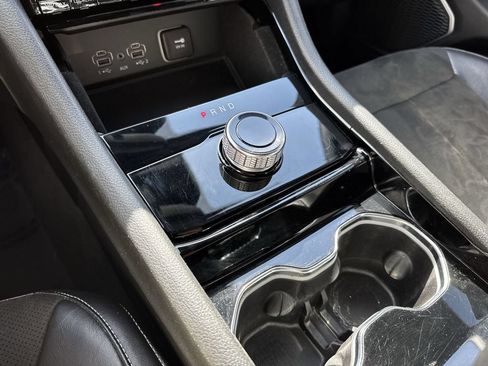 Used 2022 Jeep Grand Cherokee Altitude AWD/4WD image 53
