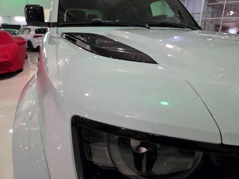 Used 2024 Land Rover Defender 110 V8 image 34