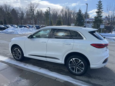 Used 2025 Audi Q5 Premium w/ Convenience Package image 47