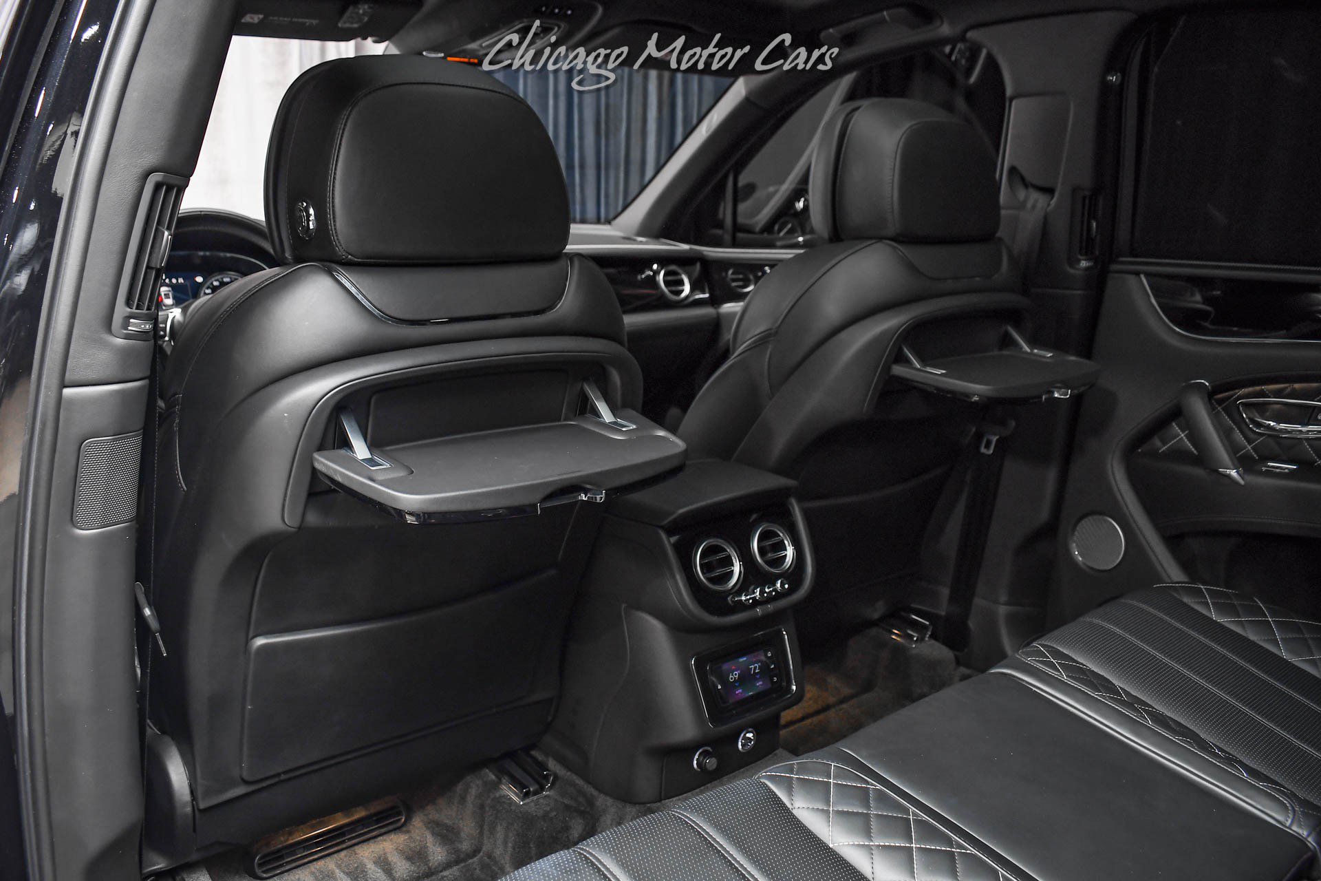 Used 2017 Bentley Bentayga AWD/4WD image 32