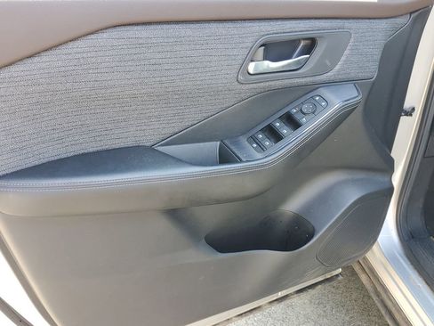 Used 2023 Nissan Rogue SV AWD/4WD image 19