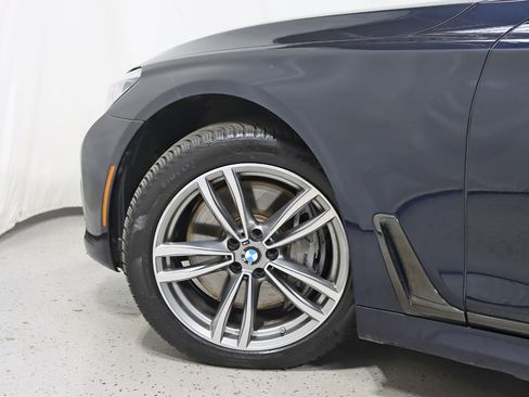 Used 2019 BMW 750i xDrive w/ M Sport Package image 11
