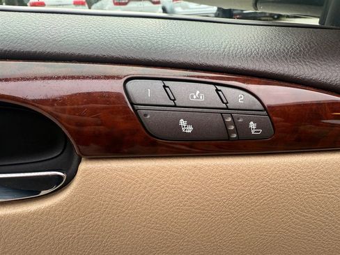 Used 2007 Buick Lucerne CXS image 23
