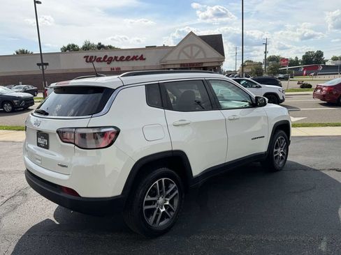 Used 2018 Jeep Compass Latitude w/ Popular Equipment Group AWD/4WD image 5
