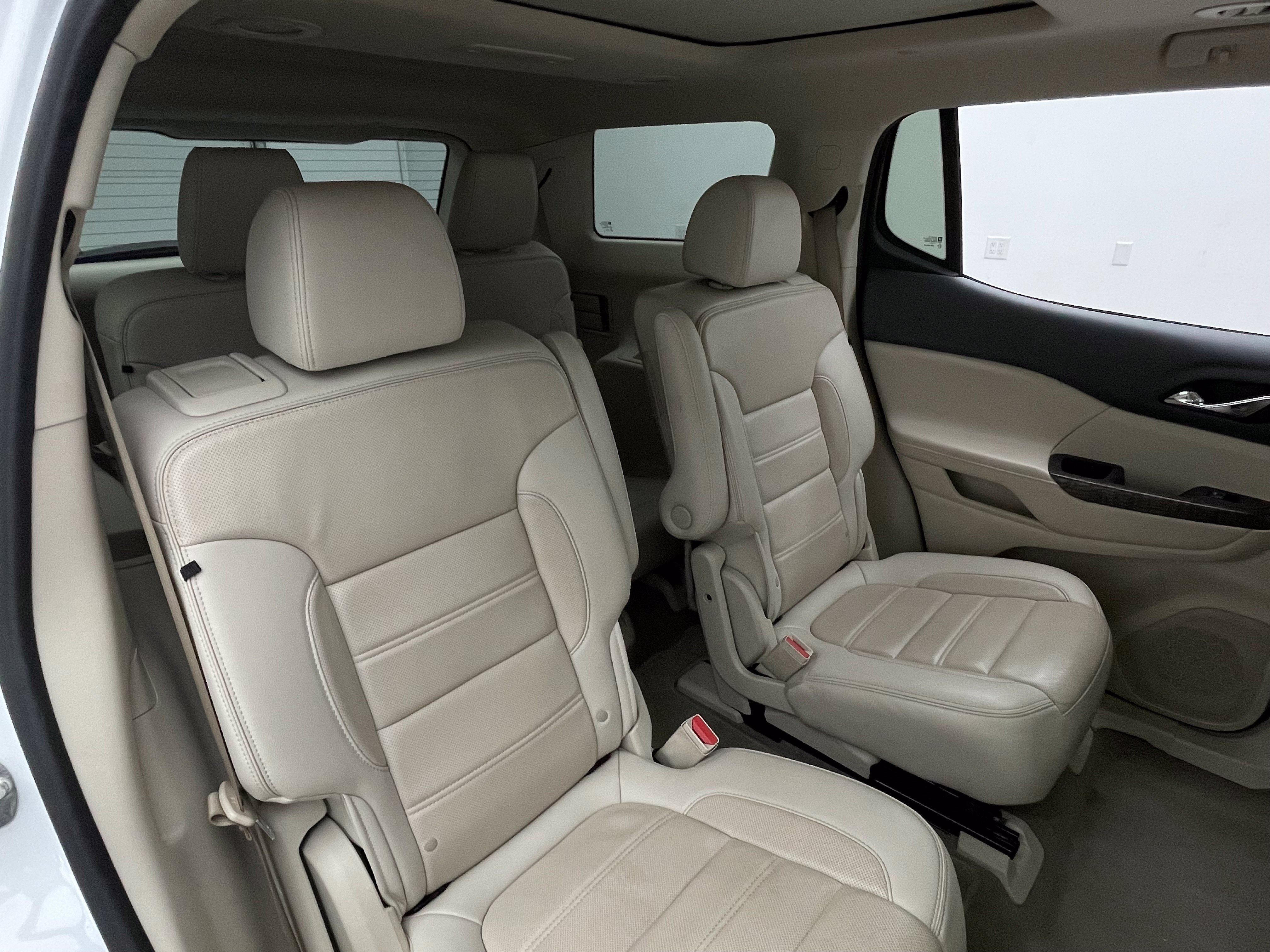 Used 2020 GMC Acadia Denali w/ Technology Package FWD image 40