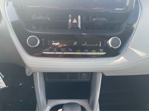 Used 2024 Toyota Corolla Cross L image 21