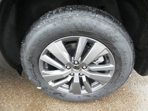 New 2026 Nissan Pathfinder SV image 9