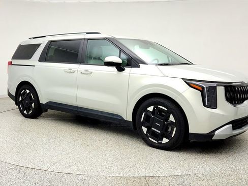 Used 2025 Kia Carnival EX FWD image 3