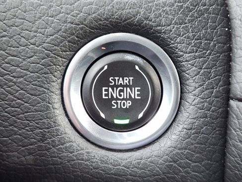 Used 2023 GMC Yukon XL Denali RWD image 25