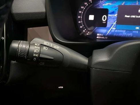 Used 2023 Volvo XC40 Recharge Ultimate AWD/4WD image 36