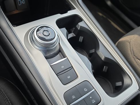 Used 2023 Ford Explorer XLT RWD image 28