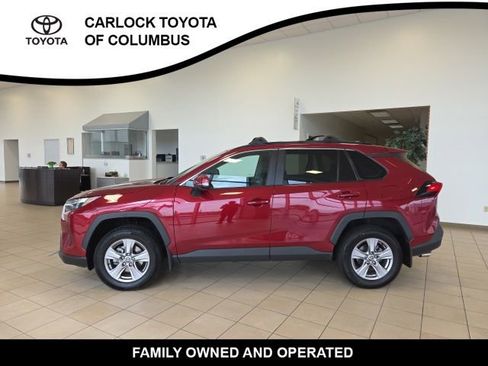 Used 2022 Toyota RAV4 XLE w/ Convenience Package AWD/4WD image 2