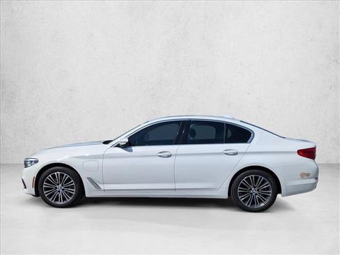 Used 2020 BMW 530e w/ Convenience Package RWD image 8