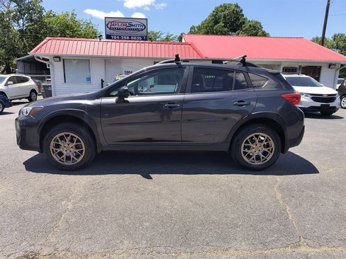 Used 2018 Subaru Crosstrek 2.0i Premium AWD/4WD image 2