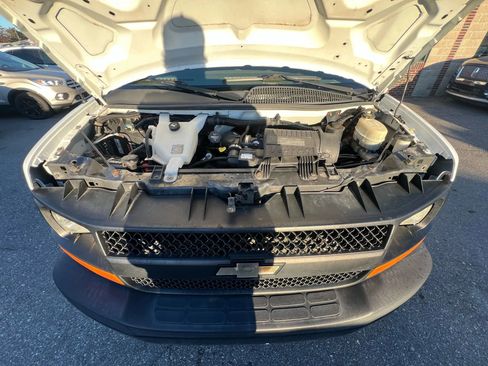 Used 2015 Chevrolet Express 2500 image 13