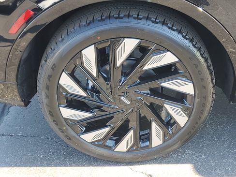 New 2026 Lincoln Nautilus Reserve w/ Jet Appearance Package AWD/4WD image 5