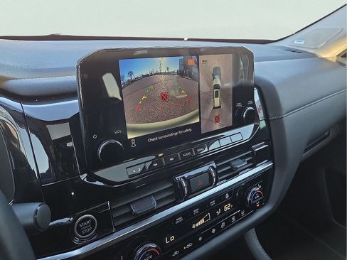 Used 2024 Nissan Pathfinder SL w/ SL Premium Package image 18