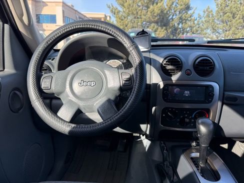 Used 2005 Jeep Liberty Renegade w/ Trailer Tow Group image 26