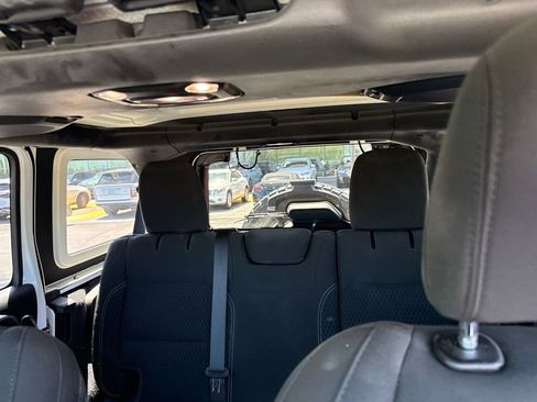 Used 2021 Jeep Wrangler Unlimited Sport AWD/4WD image 5