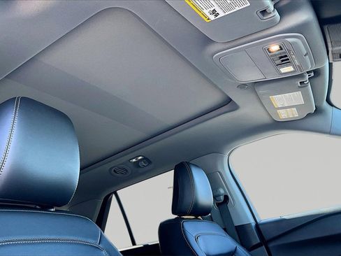 Used 2022 Ford Explorer XLT w/ Equipment Group 202A image 27