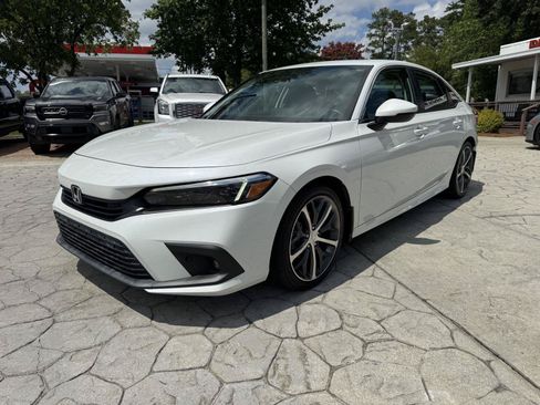 Used 2022 Honda Civic Touring image 9