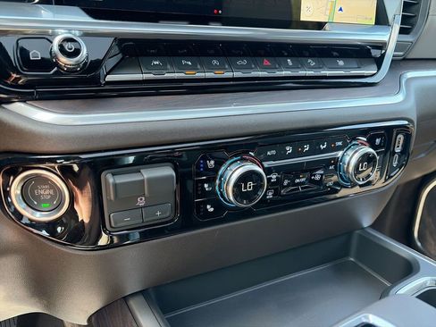 New 2026 GMC Sierra 1500 SLT w/ SLT Premium Plus Package image 32