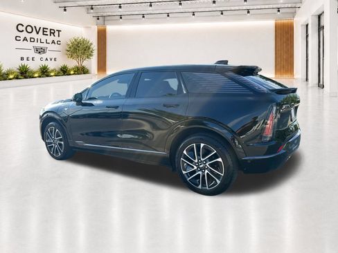 Certified 2025 Cadillac Optiq Sport 1 w/ LPO, Floor Liner Package AWD/4WD image 10