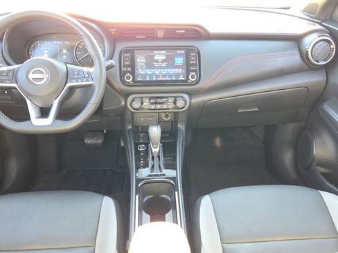 Used 2023 Nissan Kicks SR w/ SR Premium Package image 13