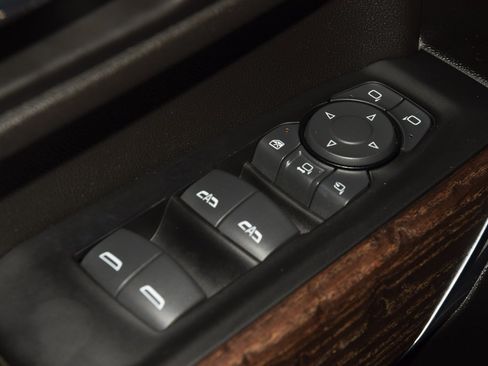 Used 2022 GMC Sierra 3500 Denali w/ Denali Ultimate Package image 47