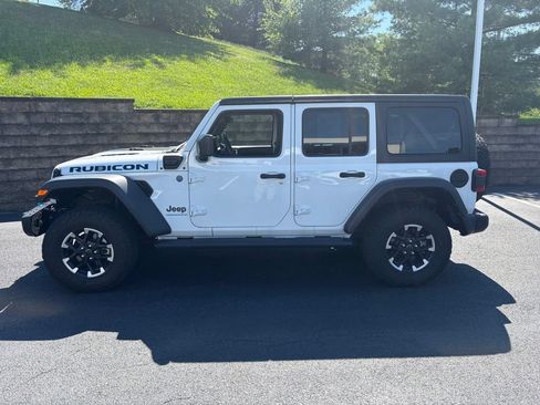 Used 2024 Jeep Wrangler Unlimited Rubicon 4xe w/ Capability Package AWD/4WD image 4