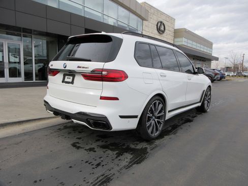 Used 2021 BMW X7 M50i image 10