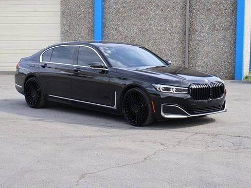 Used 2020 BMW 745e xDrive AWD/4WD image 3