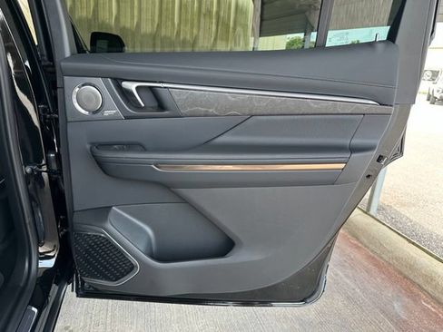 New 2026 Buick Enclave Avenir w/ Super Cruise Package FWD image 35