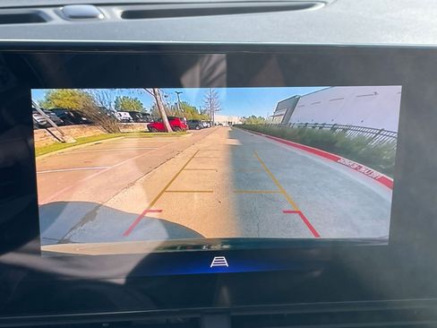 Used 2025 Chevrolet Trax LT image 27