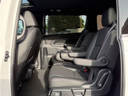 Used 2024 Honda Odyssey Sport image 12