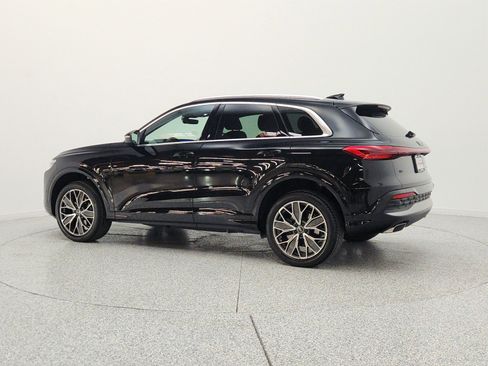 Used 2025 Audi Q5 Premium Plus w/ Premium Plus AWD/4WD image 8