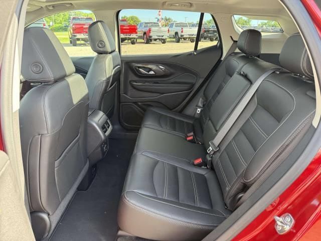 Used 2024 GMC Terrain Denali w/ Denali Premium Package AWD/4WD image 15