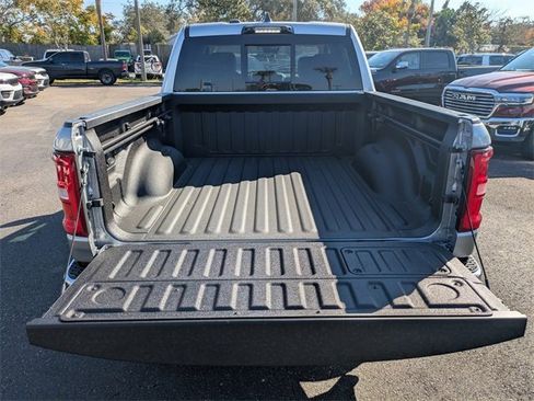 New 2026 Chrysler Pacifica Select image 14