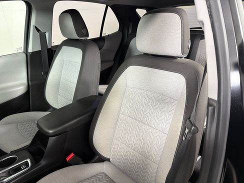 Used 2022 Chevrolet Equinox LS AWD/4WD image 12
