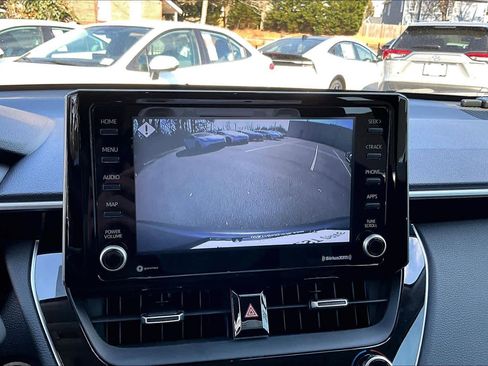 Used 2022 Toyota Corolla Cross XLE image 26