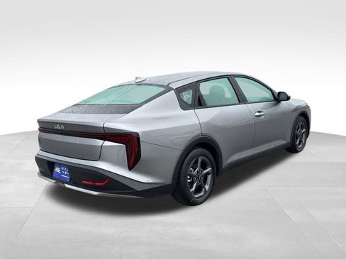 Used 2025 Kia K4 LXS image 5