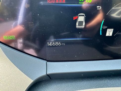 Used 2024 Toyota Prius Prime FWD image 10
