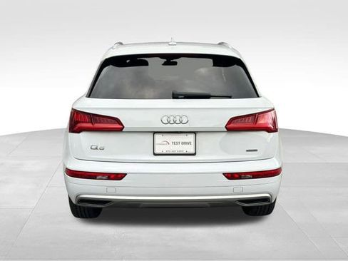 Used 2019 Audi Q5 2.0T Premium w/ Convenience Package AWD/4WD image 4
