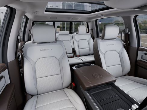 New 2026 RAM 1500 Laramie w/ Trailer Tow Group image 16