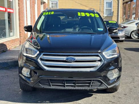 Used 2019 Ford Escape Titanium image 2