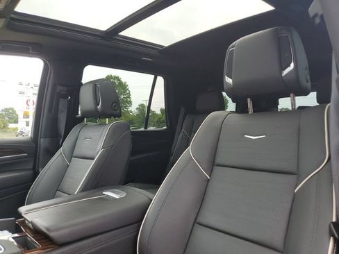 Certified 2023 Cadillac Escalade Premium Luxury w/ Performance Package AWD/4WD image 5