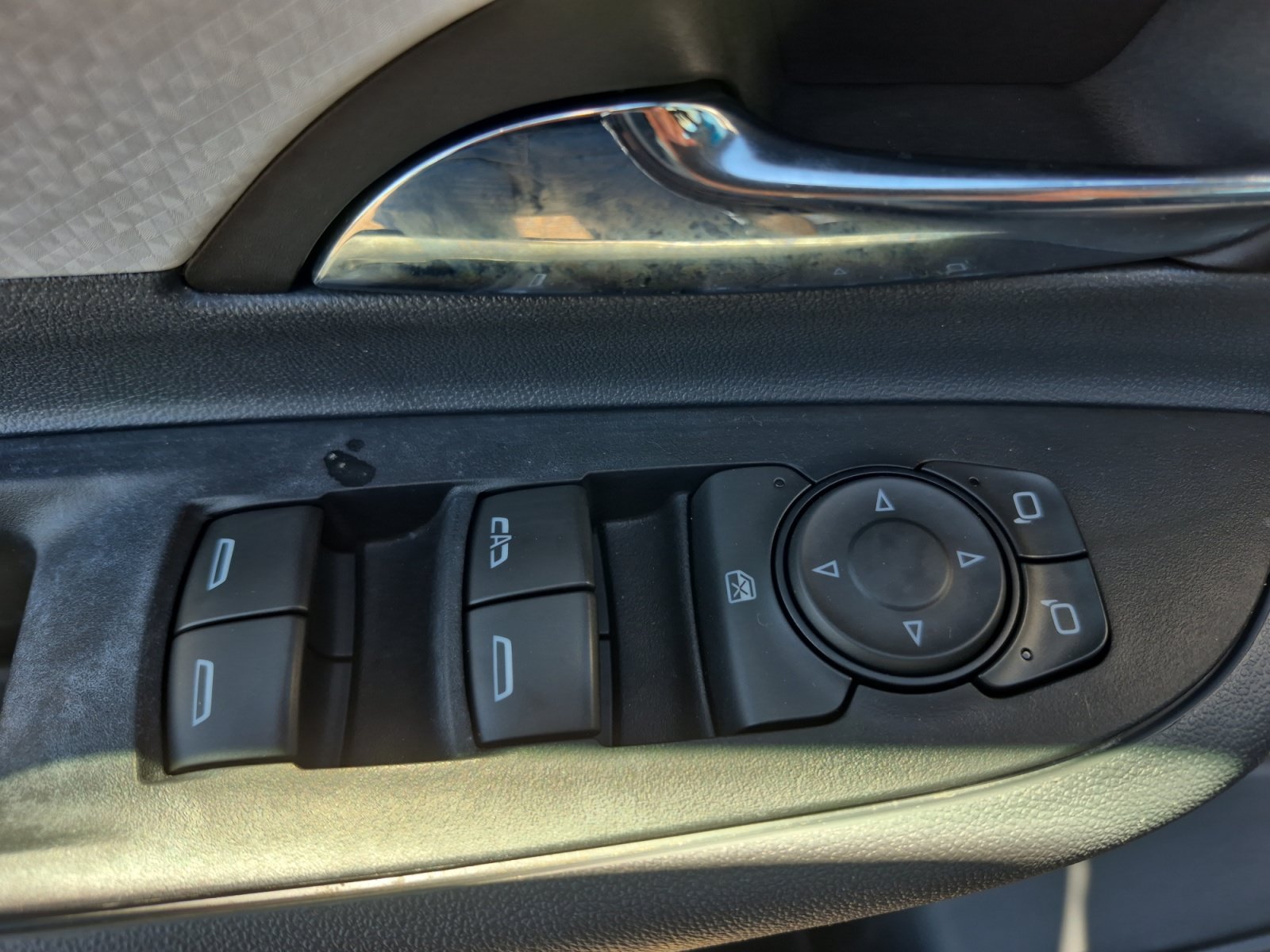 Used 2017 Chevrolet Bolt LT FWD image 15