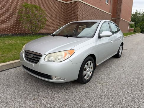 Used 2009 Hyundai Elantra GLS FWD image 2